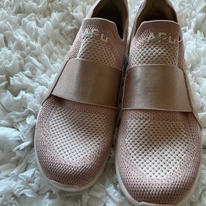 APL Techloom Pale Pink Sneakers